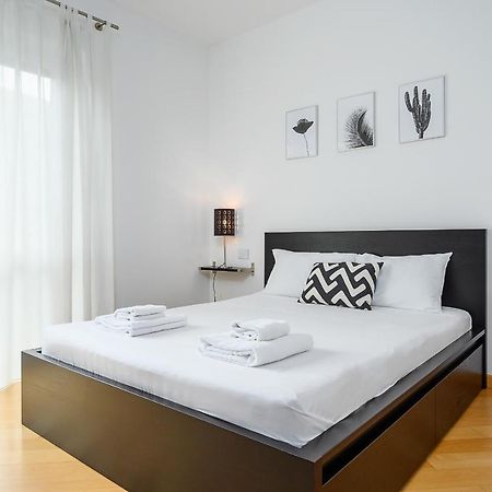 Stylish Condo Garibaldi Sempione 85M2 - Self Check-In Milan Bagian luar foto
